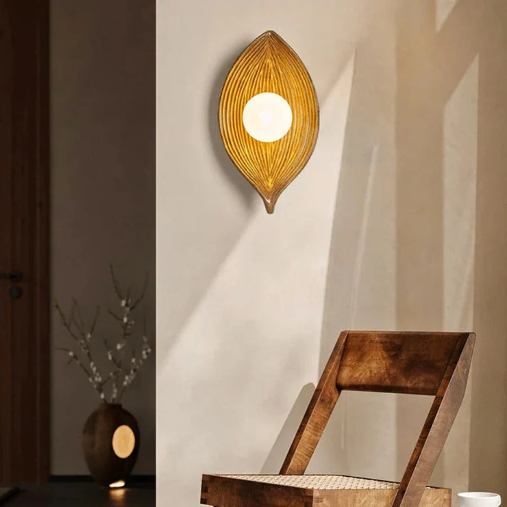 Vintage Leaf Resin Wall Lamp – Elegant LED Wall Sconce