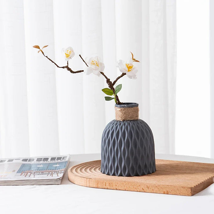 TrendVase Modern Tabletop Vase – The Ultimate Internet Celebrity Accent