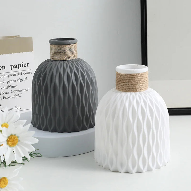 TrendVase Modern Tabletop Vase – The Ultimate Internet Celebrity Accent