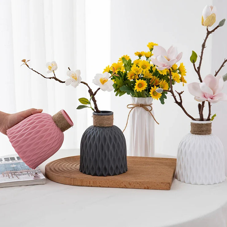 TrendVase Modern Tabletop Vase – The Ultimate Internet Celebrity Accent