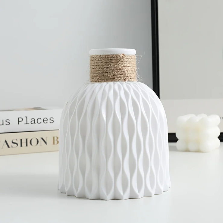 TrendVase Modern Tabletop Vase – The Ultimate Internet Celebrity Accent